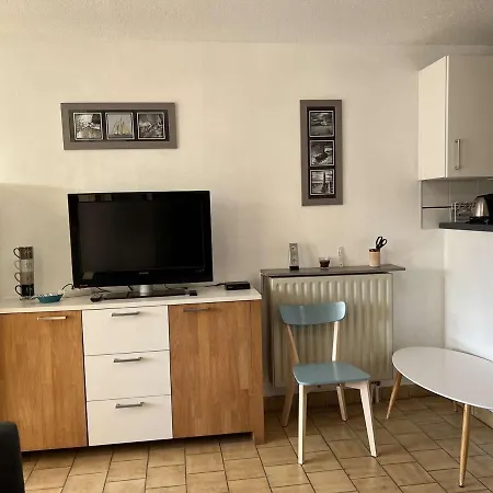 Apartment Avec Parking, Lave-linge, Lave-vaisselle, Proche Et Commerces - Fr-1-702-17 *